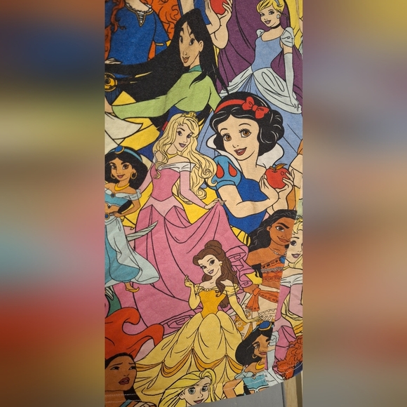 Disney Cake Worthy AOP T-Shirt Sz 2X Belle SnowWhite Moana Pocahontas Cinderella - Picture 4 of 5